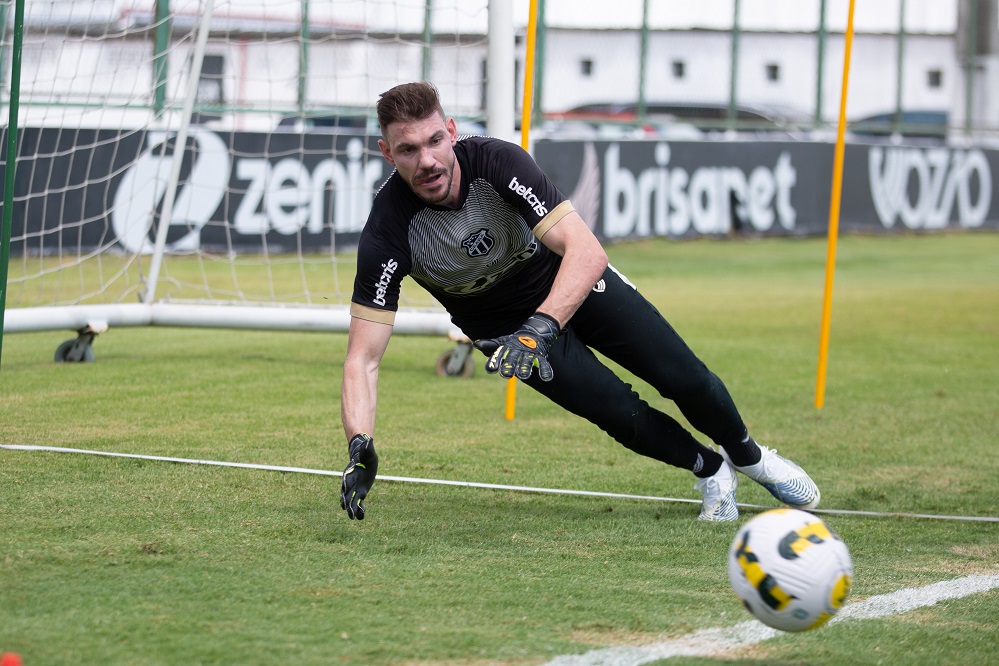 Ceará faz último treino antes de embarcar para enfrentar o Corinthians