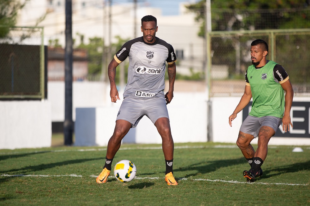 Ceará faz último treino para enfrentar o Athletico