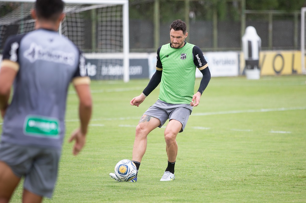 Em Porangabuçu, Ceará faz quarto treino da semana focado na movimentação ofensiva
