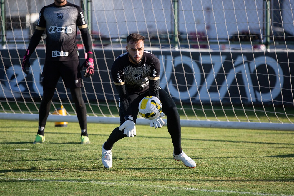 Com treino na Cidade Vozão, Lucho González comanda primeira atividade para o jogo contra o Santos