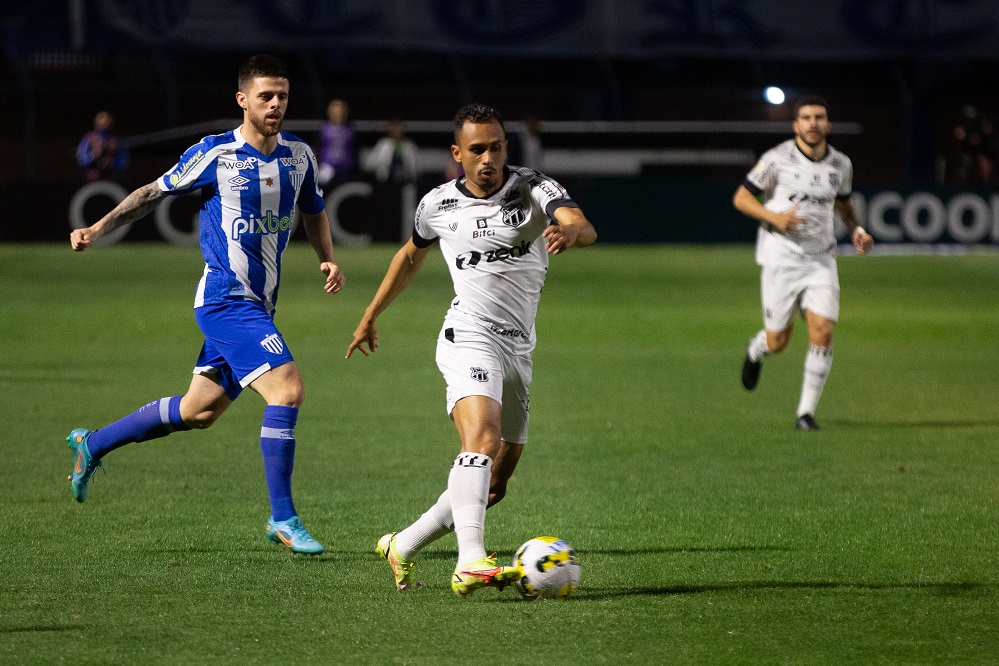 No estádio da Ressacada, Ceará perde para o Avaí
