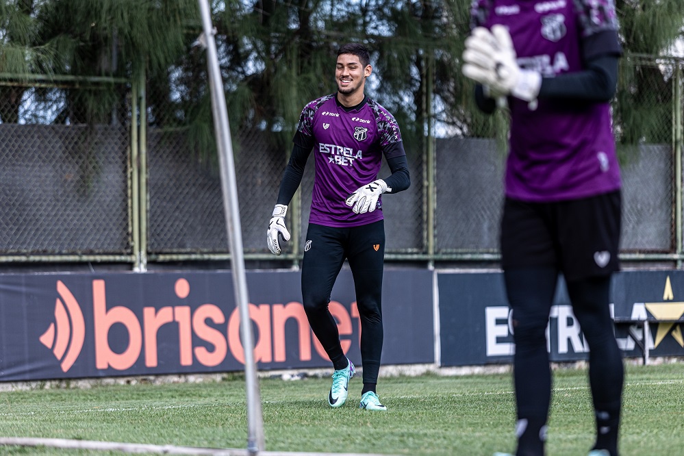 Elenco alvinegro treina em Porangabuçu visando a partida contra o Itabaiana/SE