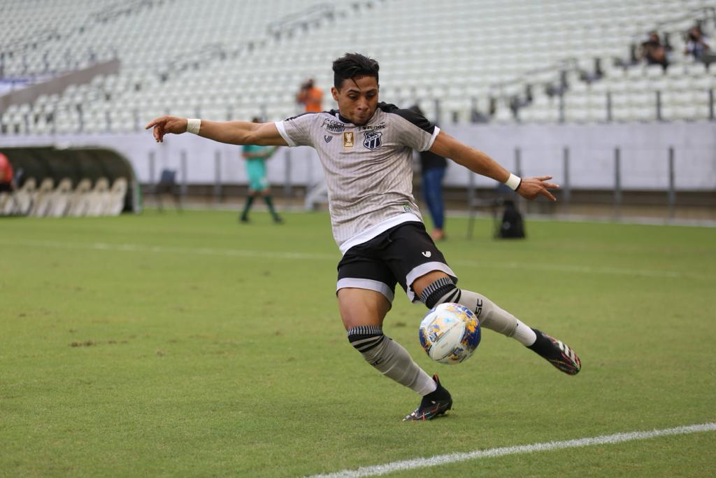 Com direito a gol e assistência, Jacaré comemora boa atuação diante do Vitória/BA