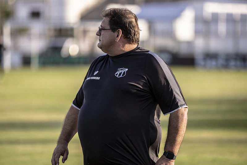 Após vitória contra o Sport, Guto Ferreira parabeniza grupo e completa: "Principalmente pela maturidade e leitura que teve"