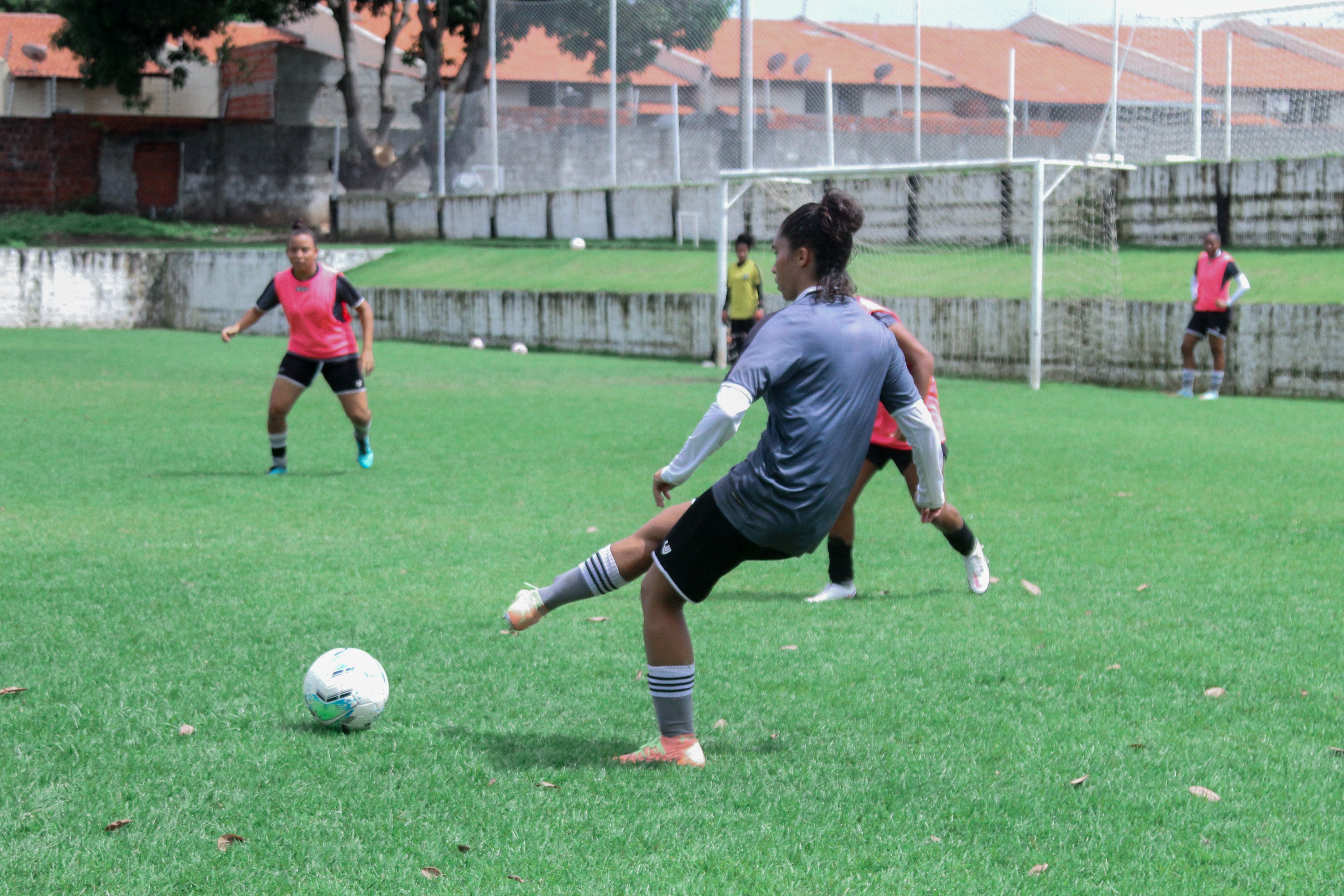 Fut. Feminino: Meninas do Vozão realizam penúltimo treino antes de embarcar para Brasília