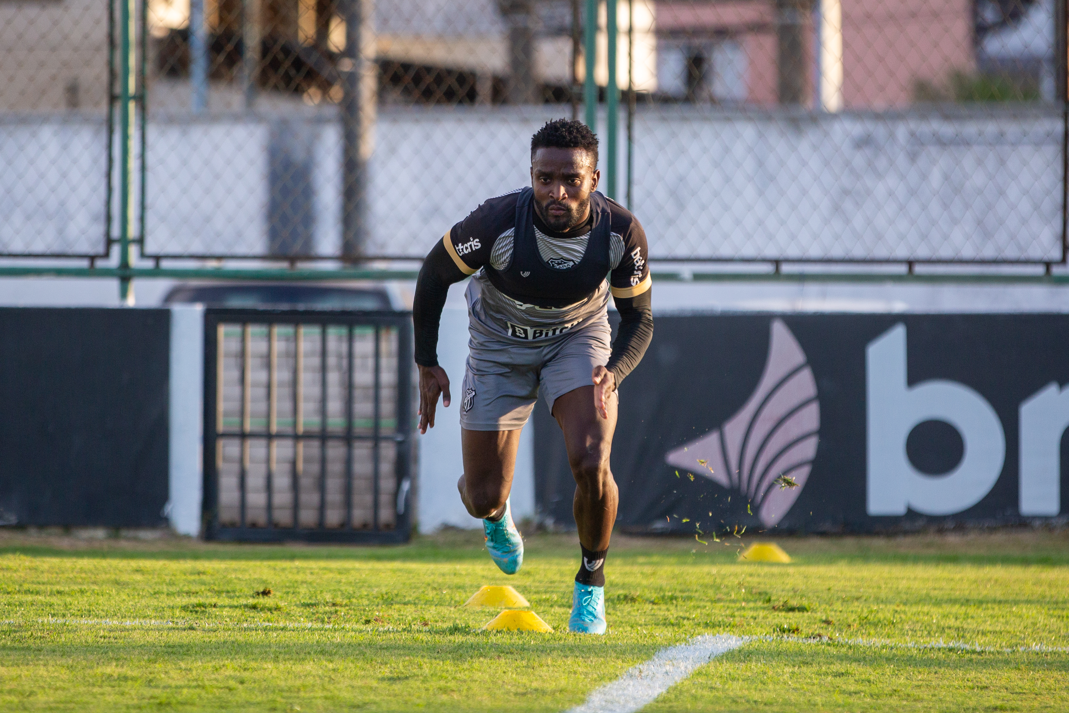 Visando o duelo decisivo na CONMEBOL Sudamericana, Ceará se reapresenta nesta segunda-feira (08)