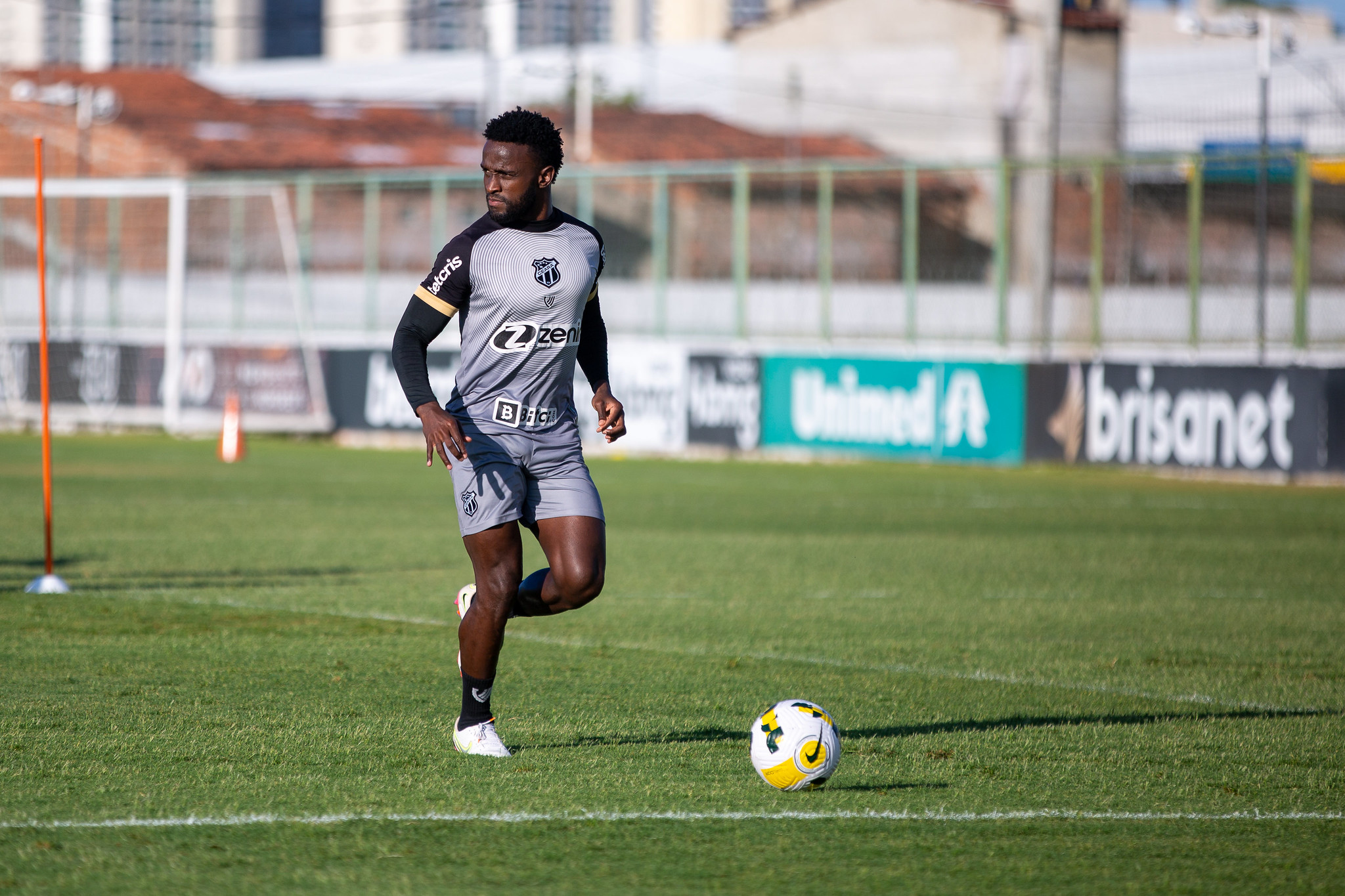 Ceará se reapresenta na tarde da terça-feira (13) para treinos, com foco na rodada 27 do Brasileirão