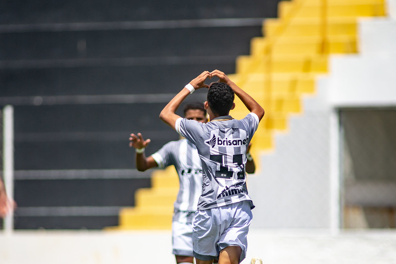 Sub-13: Ceará supera o Pague Menos na largada do Campeonato Cearense