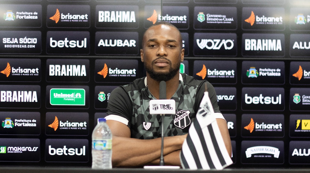 Luiz Otávio parabeniza equipe pela partida diante do Bolivar