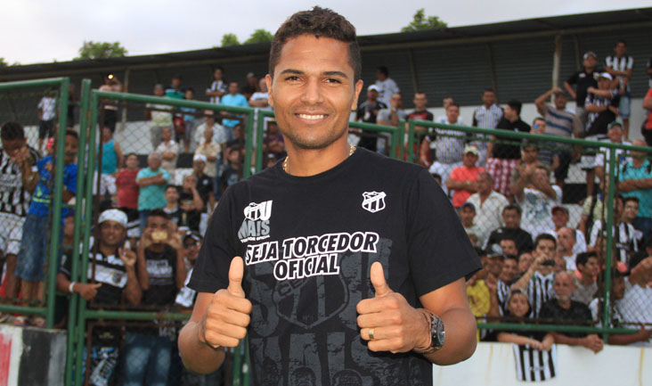 Anderson e Amaral se apresentaram nesta sexta-feira