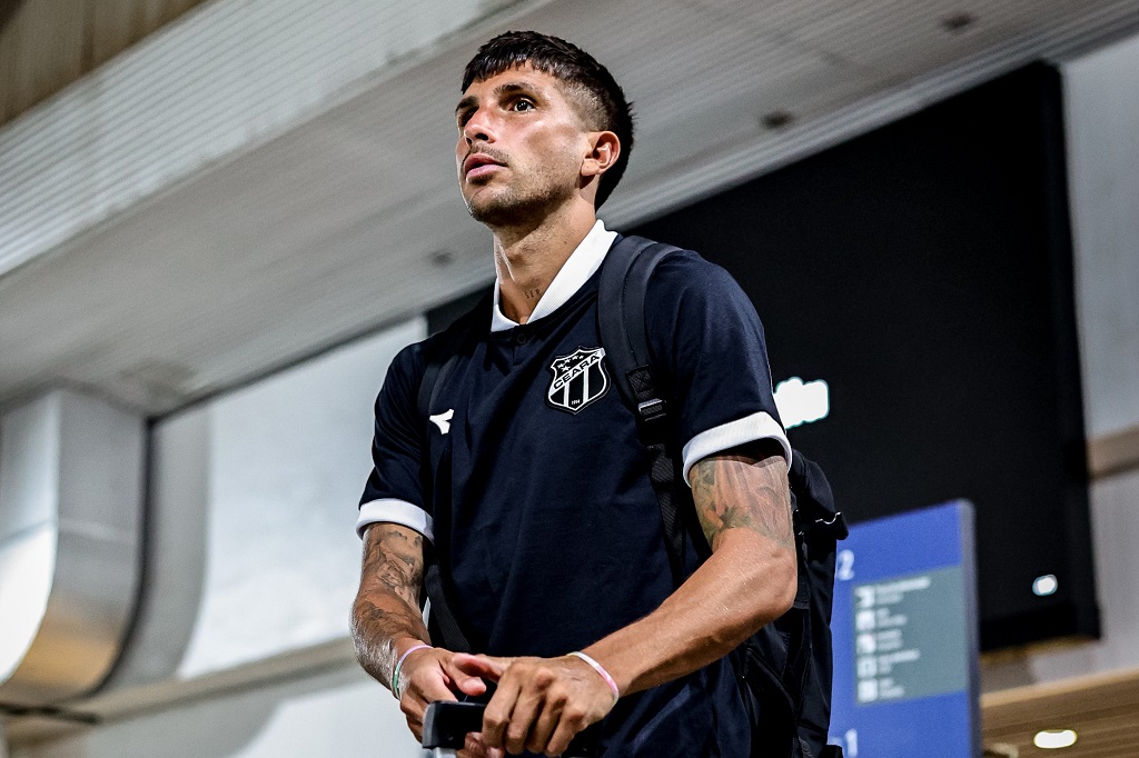 Ceará embarca com 23 jogadores rumo a Florianópolis para duelo com o Avaí