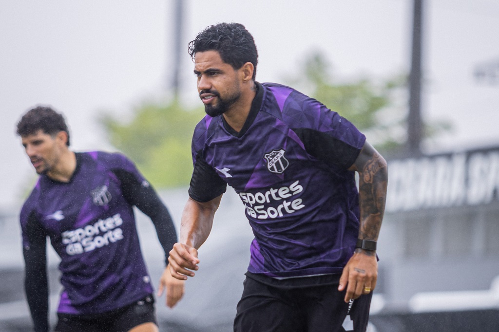 Ceará realiza seu último treino em casa para confronto com o Avaí/SC