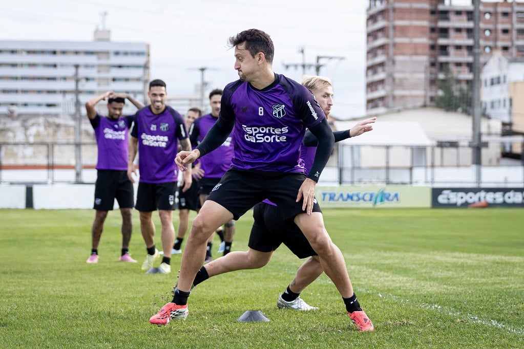 No único trabalho para duelo com a Jacuipense, elenco alvinegro realiza trabalho tático