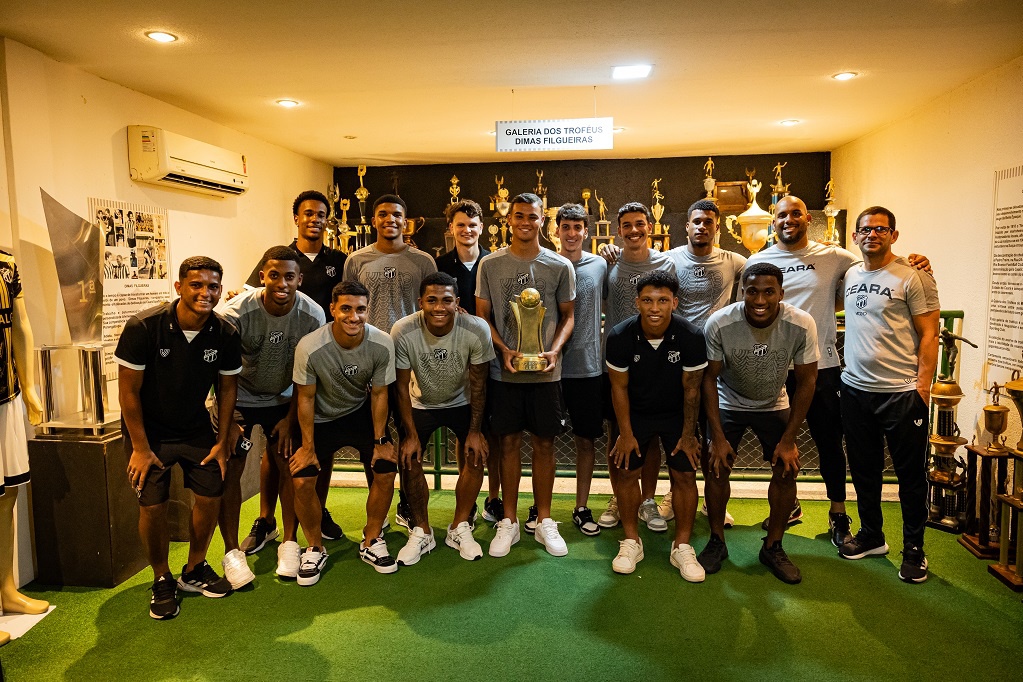 Sub-20 visita Centro Cultural e mergulha na história do Ceará