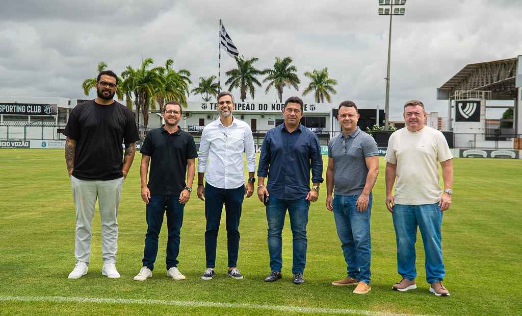 Pres. João Paulo Silva recebe lideranças do Condomínio Forte União para visita institucional à sede alvinegra
