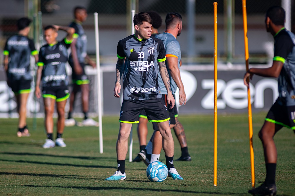 Semana de treinos começa com trabalhos técnicos e táticos