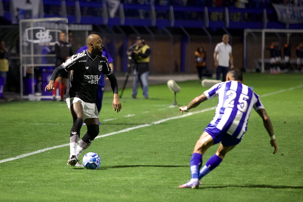 Ceará luta até o final, mas é superado pelo Avaí