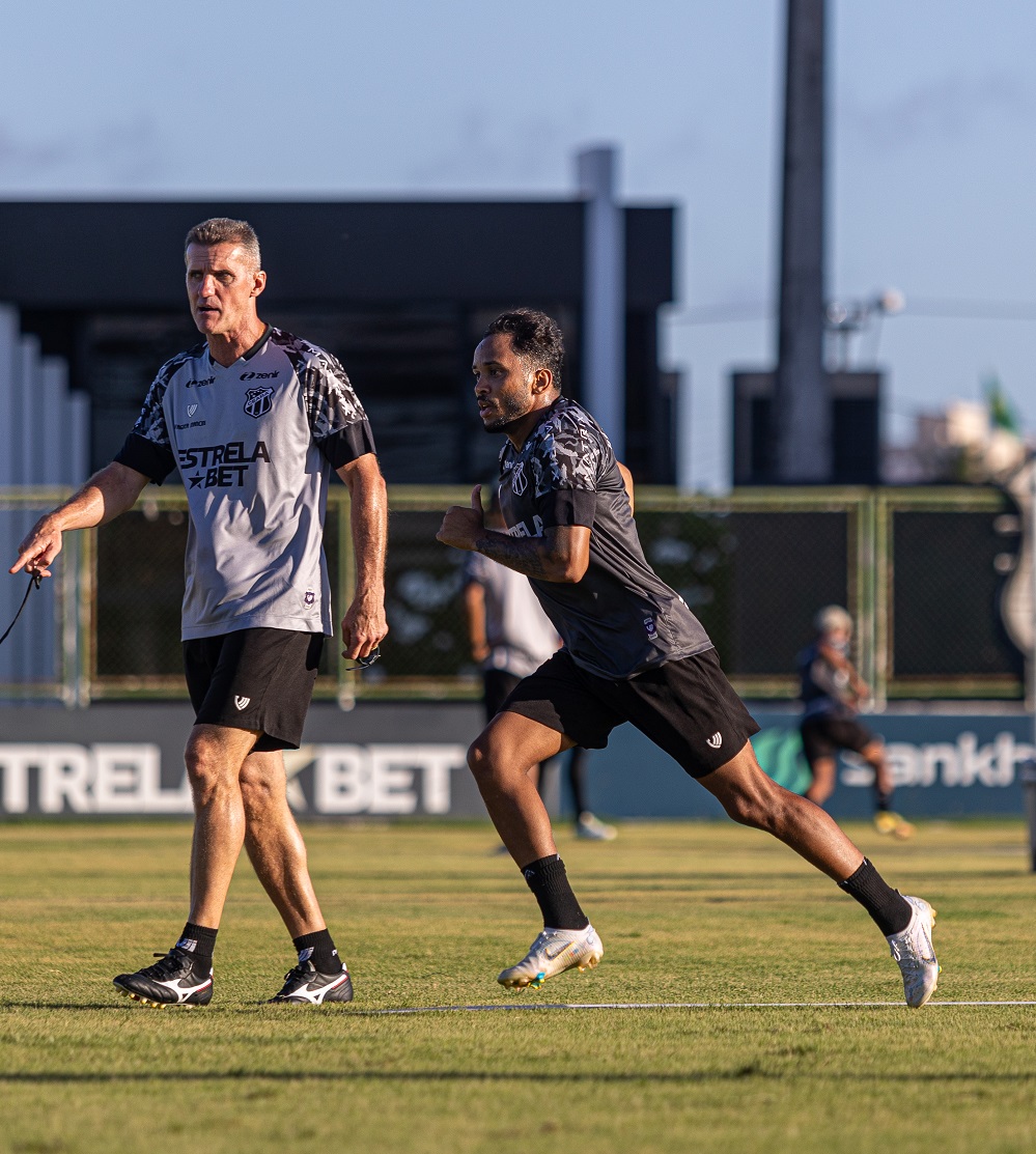 Em Porangabuçu, Ceará faz penúltimo treino da semana