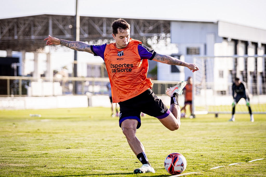 Com treinamento coletivo, Ceará realiza o penúltimo trabalho antes de encarar o Maranguape