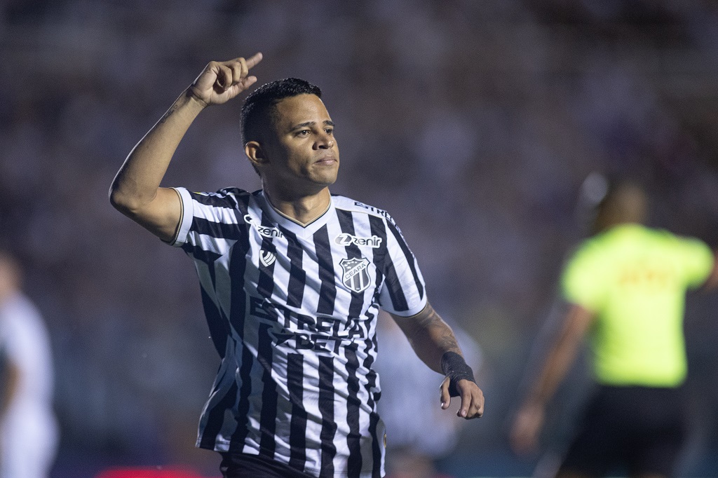 Artilheiro e líder de assistências do Ceará no ano, Erick soma 30 participações em gols em 2023