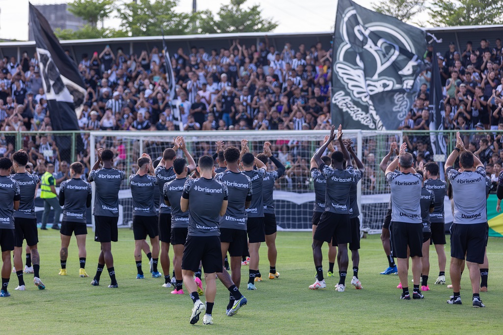 Ceará fecha preparação para o Clássico-Rei com treinamento aberto em Porangabuçu