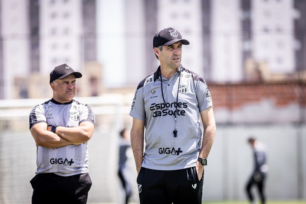 Condé comanda treino tático e Ceará finaliza os treinamentos da primeira semana de pausa da data FIFA