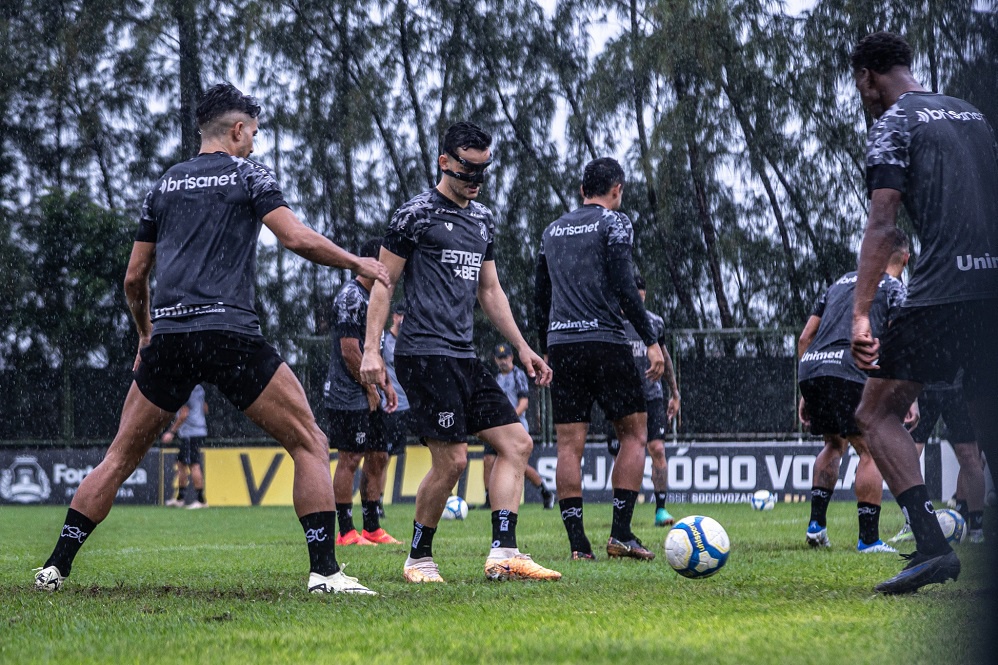 Ceará faz treino apronto antes da viagem para enfrentar o Mirassol