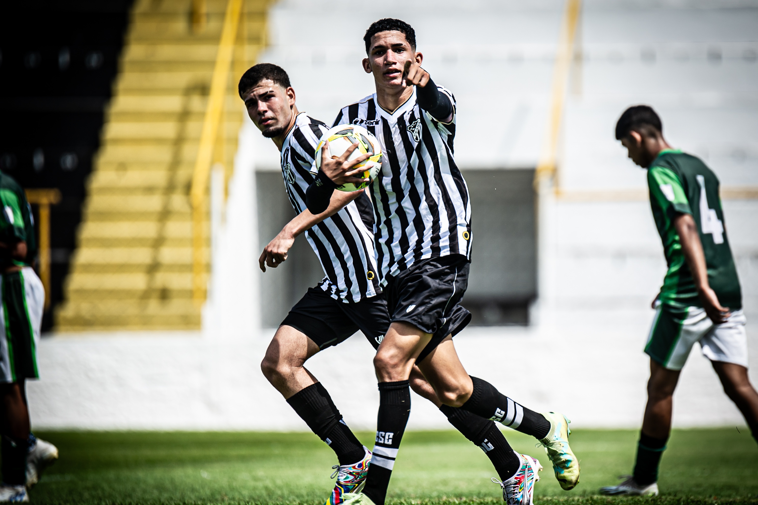 Sub-17: Ceará aplica 16 a 0 no Atlético/CE e assume a liderança do Campeonato Cearense