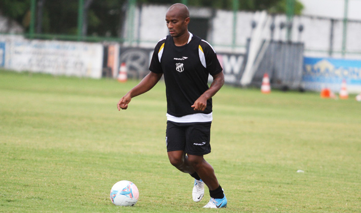 Diogo Orlando volta a trabalhar com bola e está à disposição