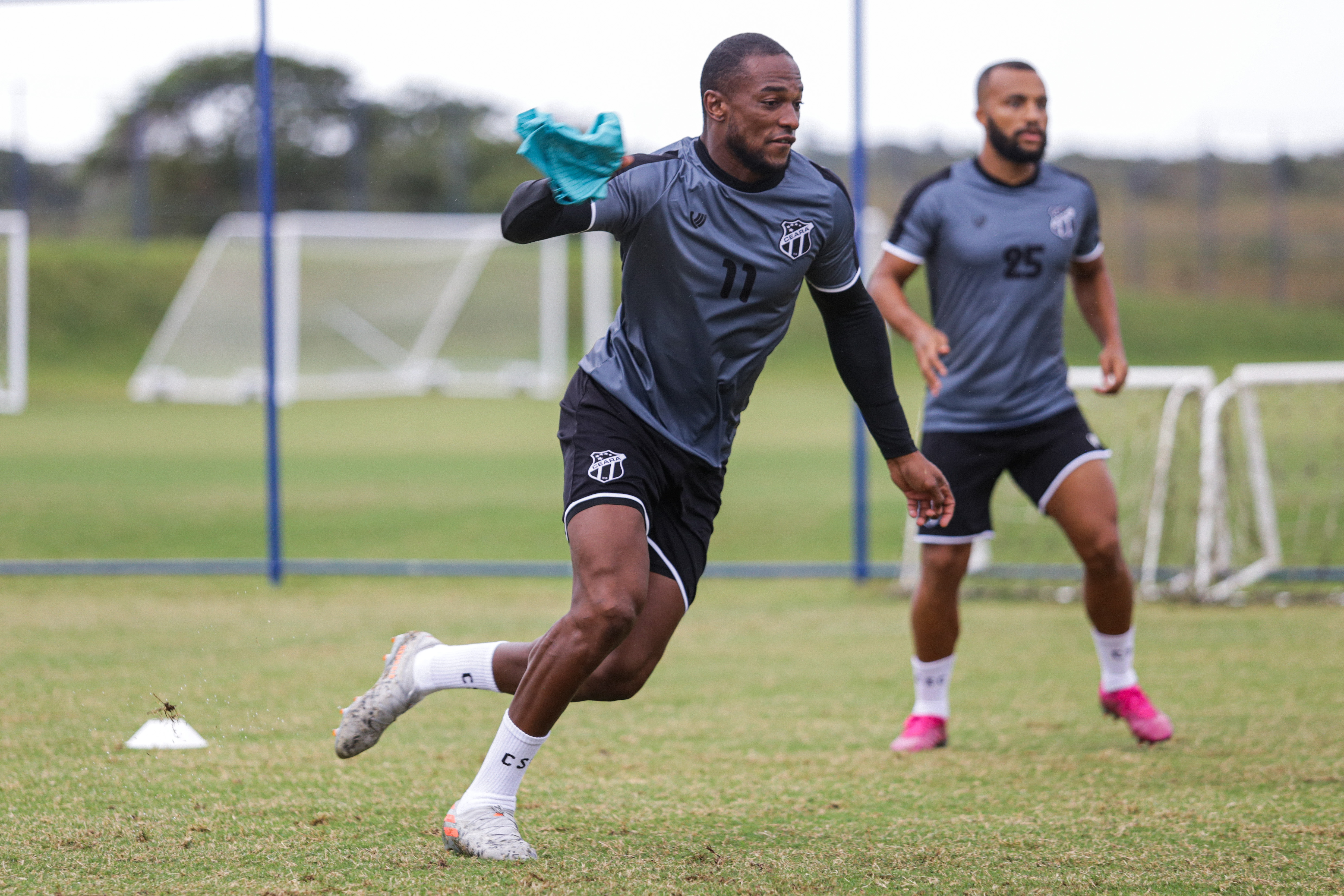 Em Salvador, Ceará encerra preparação para jogo contra o Vitória