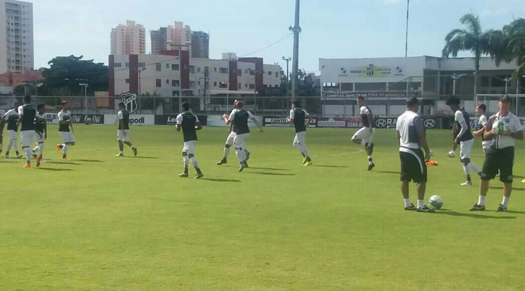 Vozão faz último treino antes de embarcar para Santa Catarina