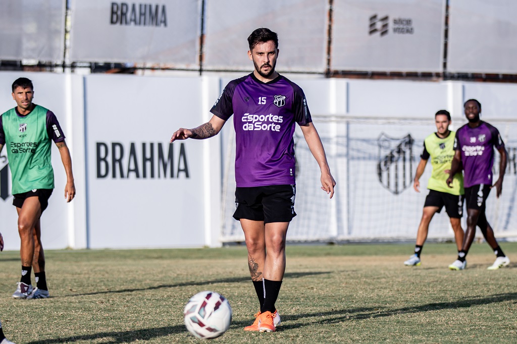 No segundo dia de atividades da semana, elenco alvinegro ajusta detalhes técnicos