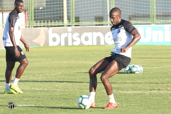 Elenco segue preparação para partida diante do Corinthians 
