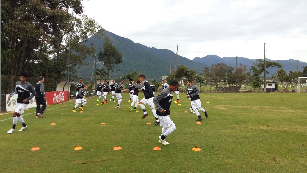 Ceará encerra treinamento em Santa Catarina