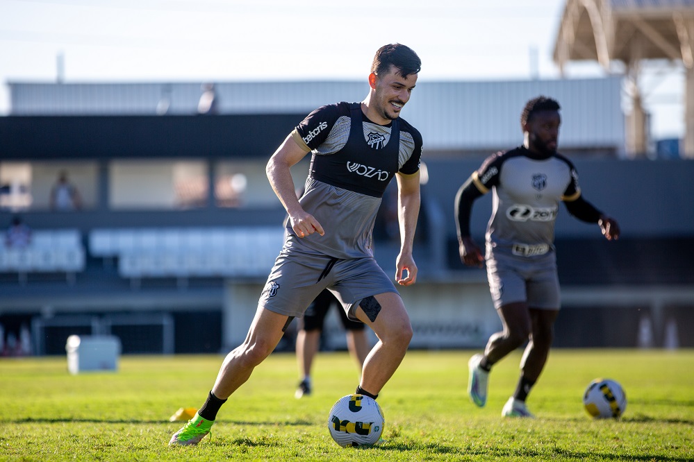 Em Porangabuçu, Ceará faz treino de olho no Santos