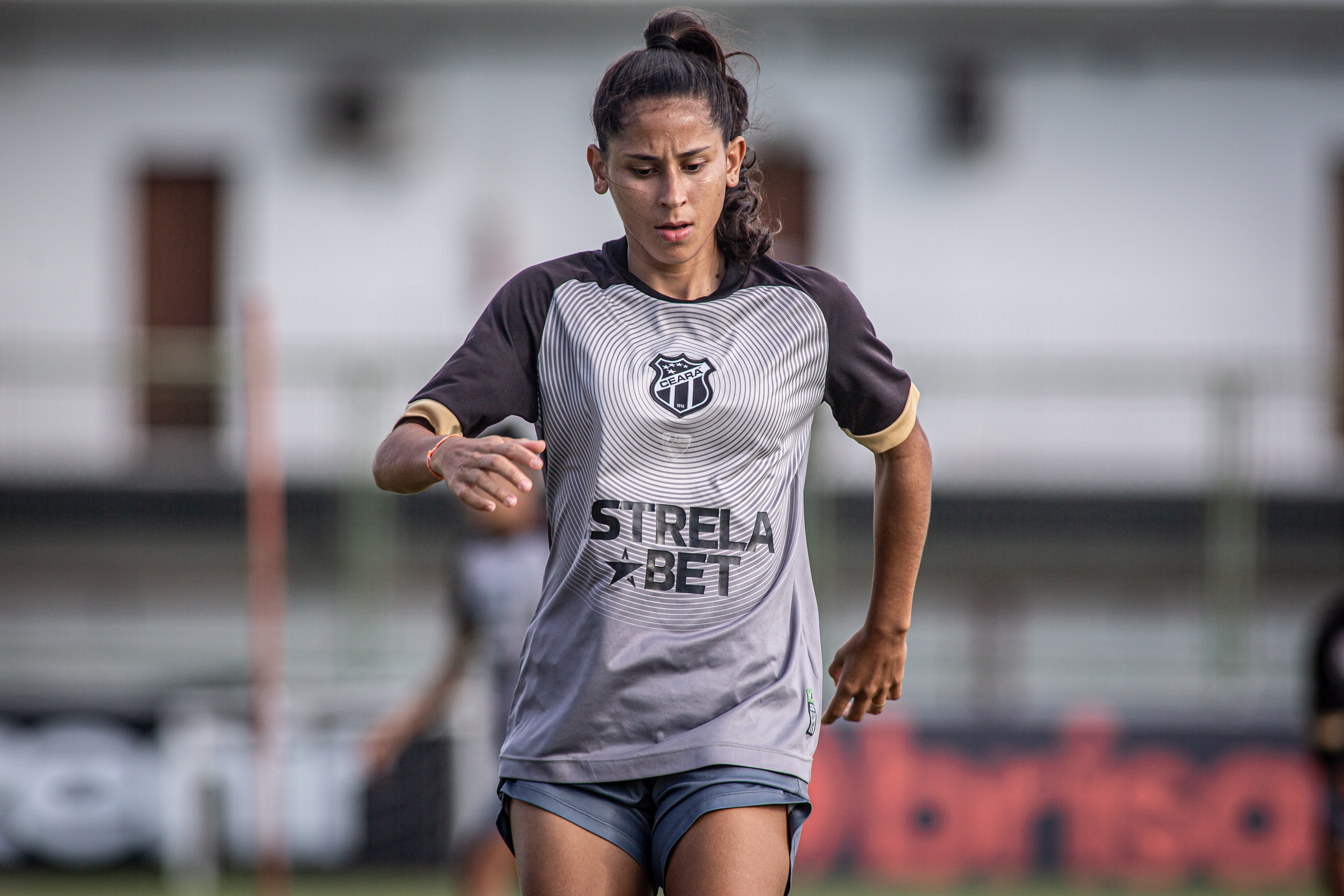 Fut. Feminino: Em Poragabuçu, Ceará finaliza preparação para Clássico-Rainha da decisão