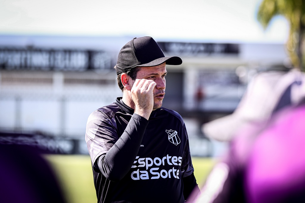 Em semana cheia de preparação para o Athletic/MG, Daniel Paulista comandará sete sessões de treinamento
