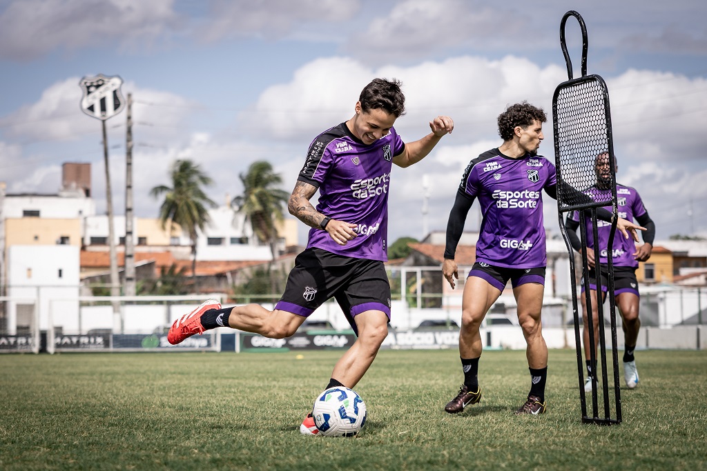 Manhã de terça-feira marcou o início das atividades de preparação do Ceará para duelo com o Palmeiras