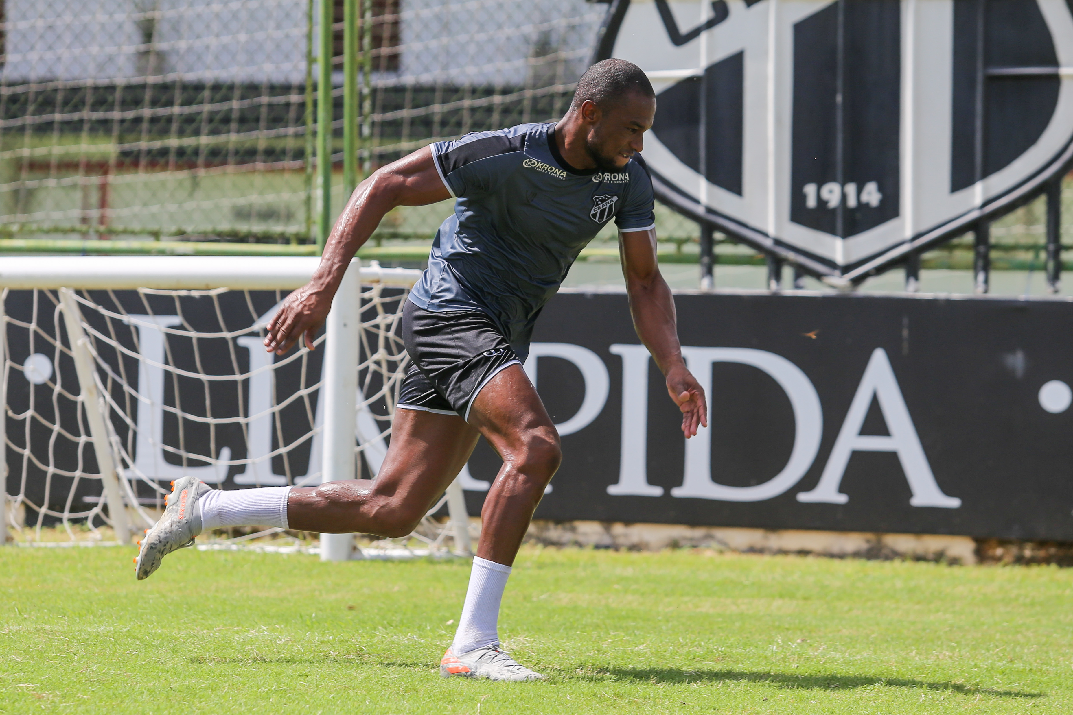 Luiz Otávio fala sobre retomada dos treinos e avalia positivamente primeira semana de trabalhos