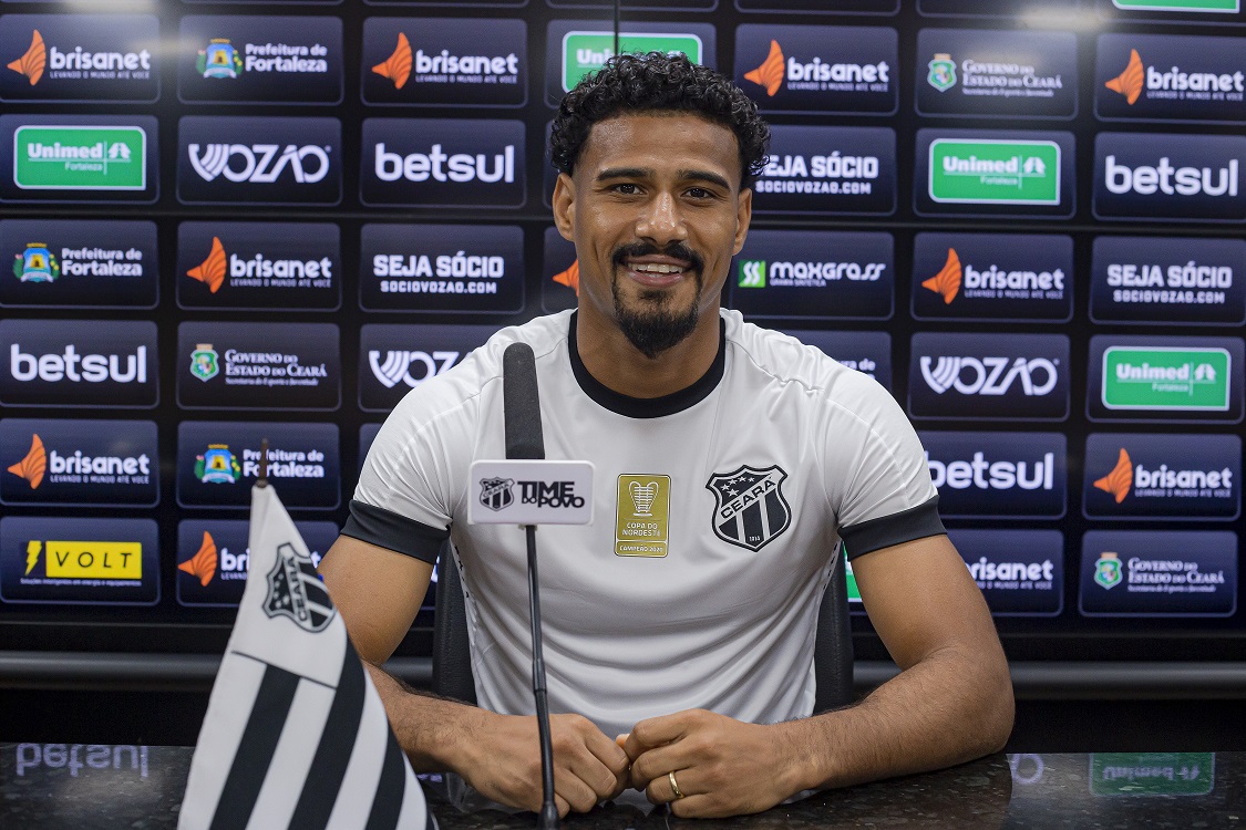 Gabriel Dias é apresentado ao público e fala sobre sua chegada ao Alvinegro