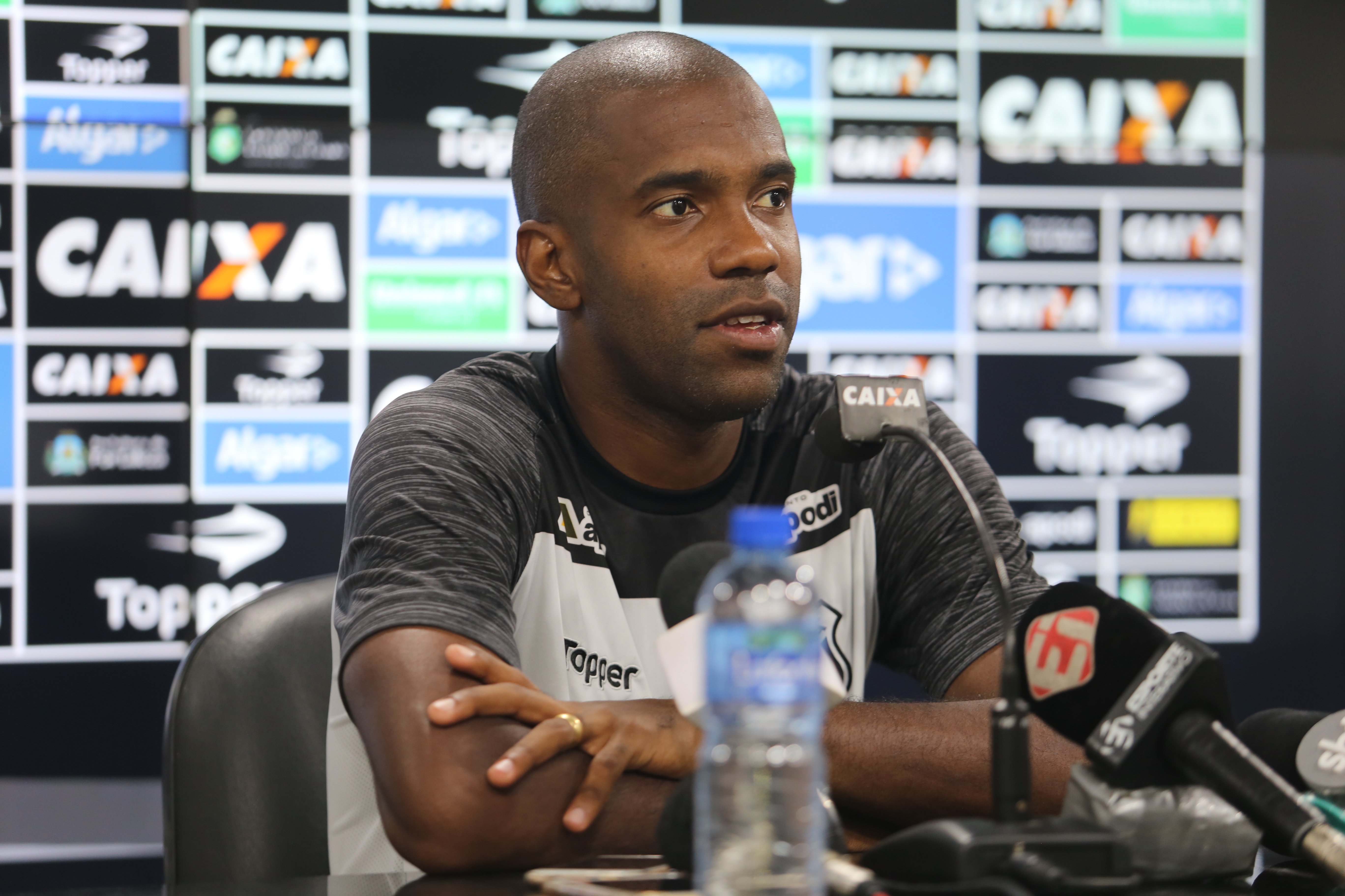 Fabinho valoriza ponto contra o Santos e agradece "apoio surreal" da torcida no PV