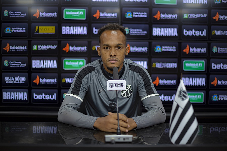 Bruno Pacheco concede primeira coletiva de imprensa guiada após Clássico-Rei
