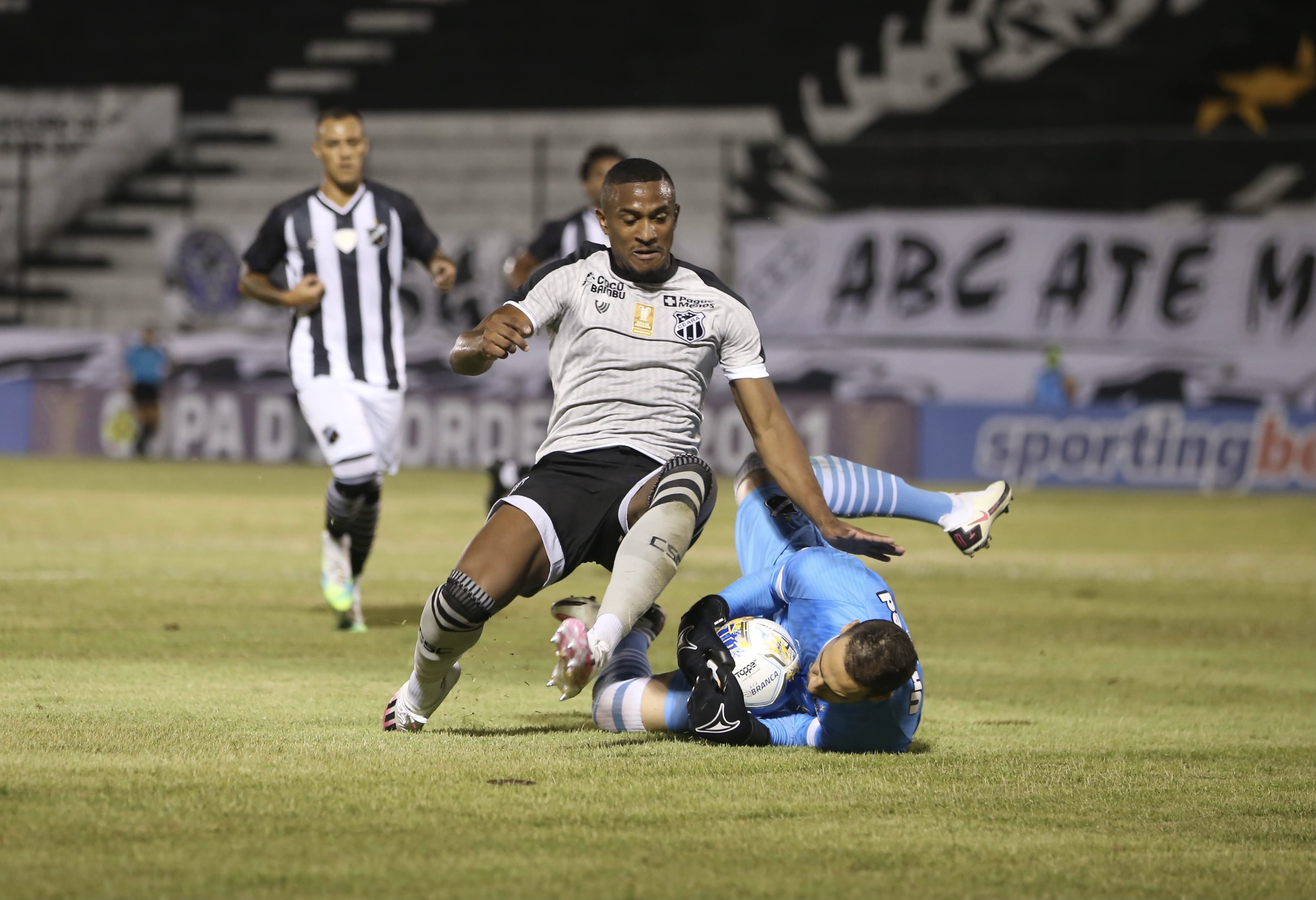 No Frasqueirão, Ceará empata contra o ABC na estreia da Copa do Nordeste