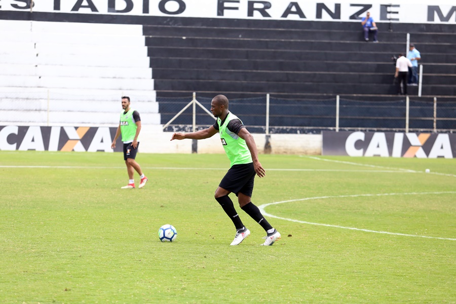 Na Cidade Vozão, elenco alvinegro realiza treino técnico tático 