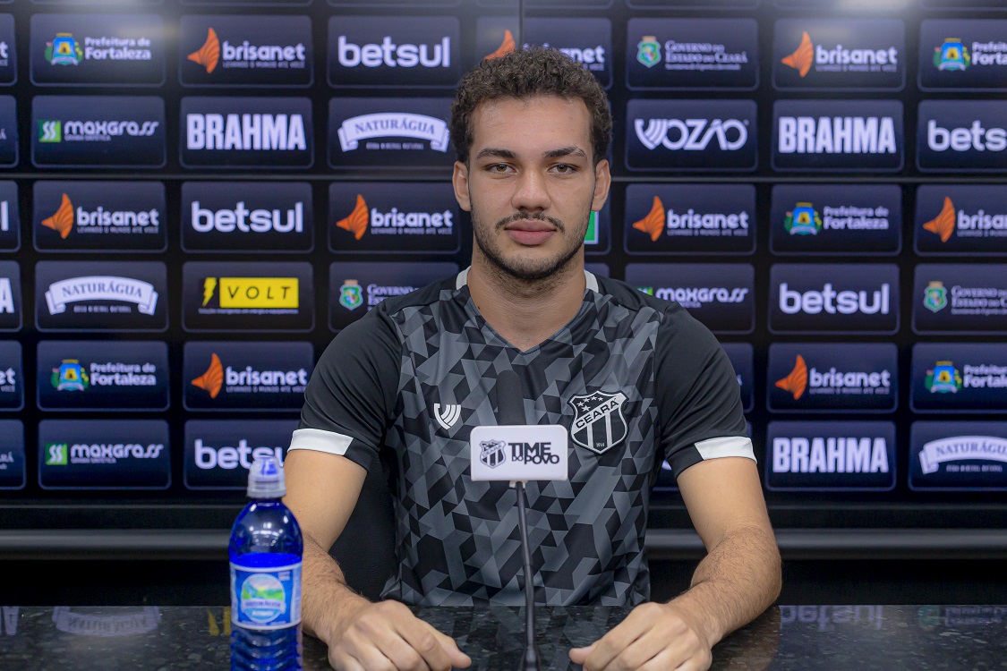 Destaque no último jogo, Naressi fala em foco no Nordestão e poder de adaptação do elenco