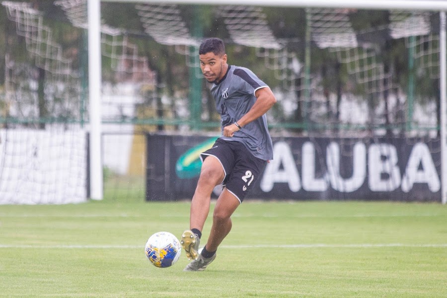 Com adversário definido, Ceará treina em Porangabuçu para estreia no Estadual
