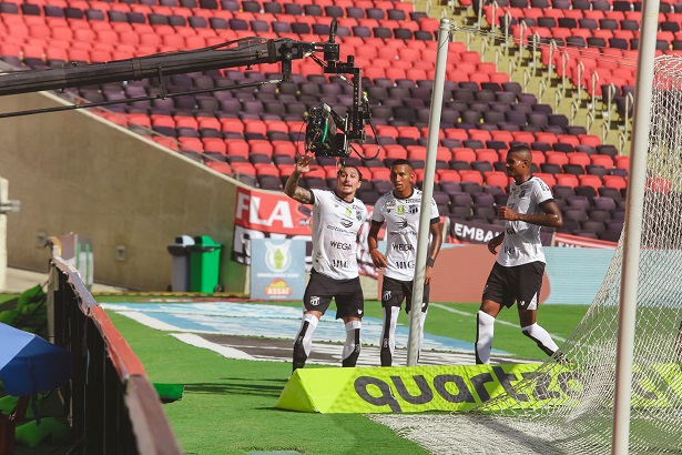 Vitória sobre o Flamengo é passo importante para campanha na temporada, segundo Guto Ferreira