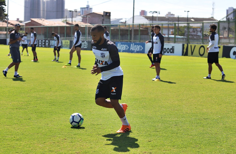 Quinta-feira foi de reapresentação e treino coletivo no Vovozão