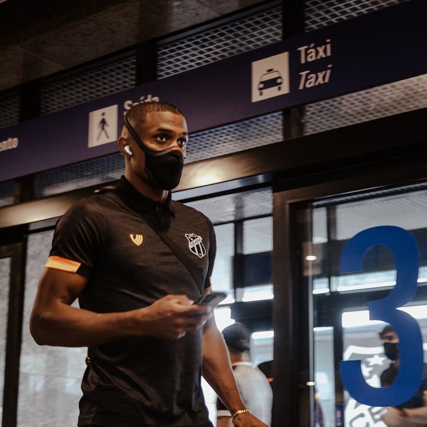 Ceará embarca para enfrentar o Santos, pelo Campeonato Brasileiro