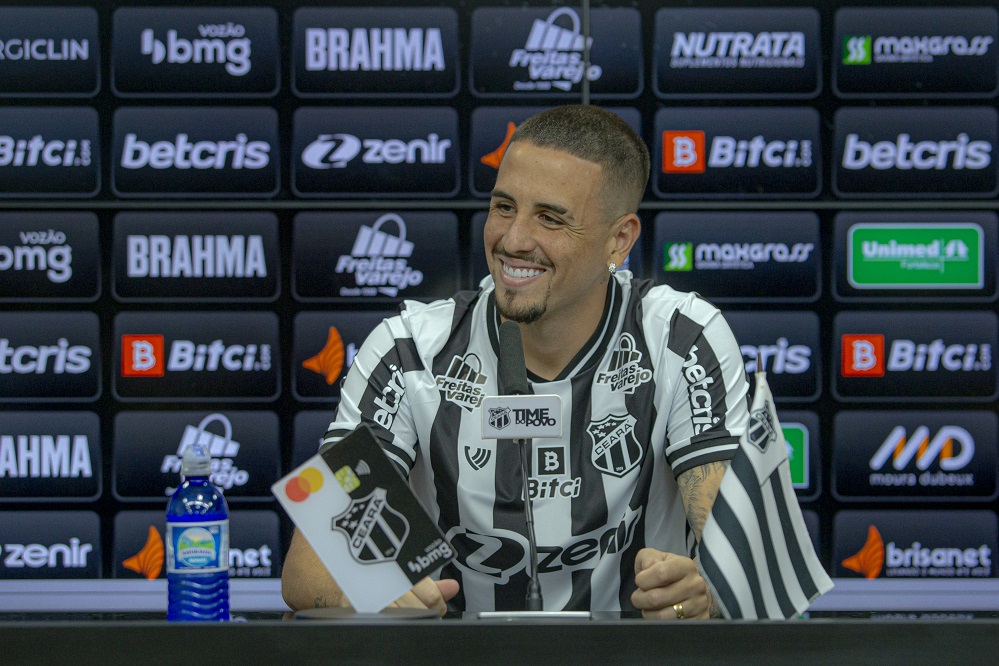 Em coletiva de apresentação, Matheus Peixoto comemora acerto com o Vozão e afirma: “Eu escolhi vir para o Ceará”